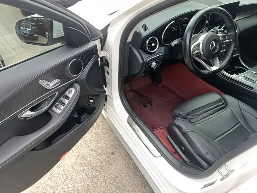 Mercedes-Benz C-Class — миниатюра 16