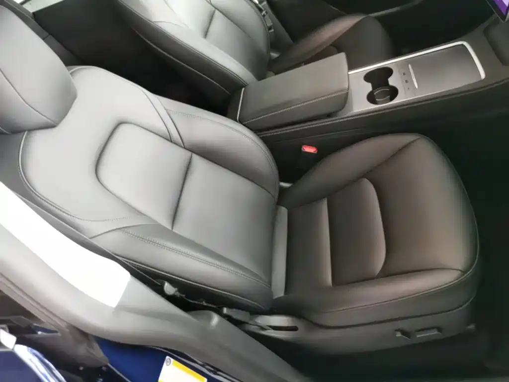 Tesla Model Y — миниатюра 25