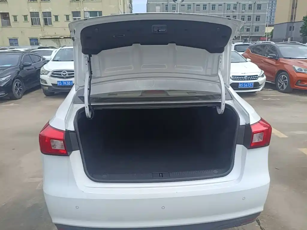 Roewe 360 — миниатюра 19