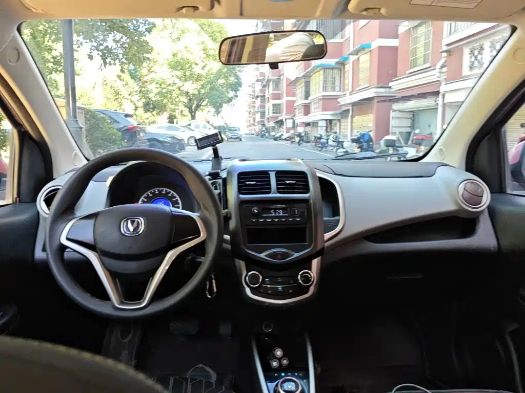 Changan Benben E-Star — миниатюра 10