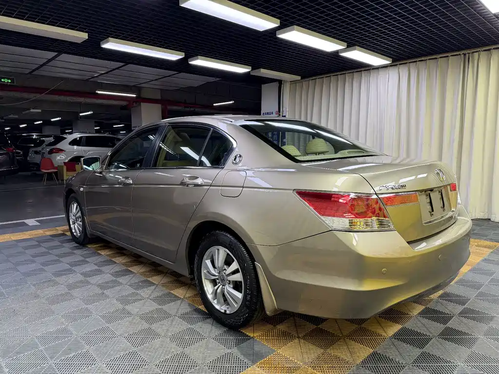 Honda Accord — миниатюра 8