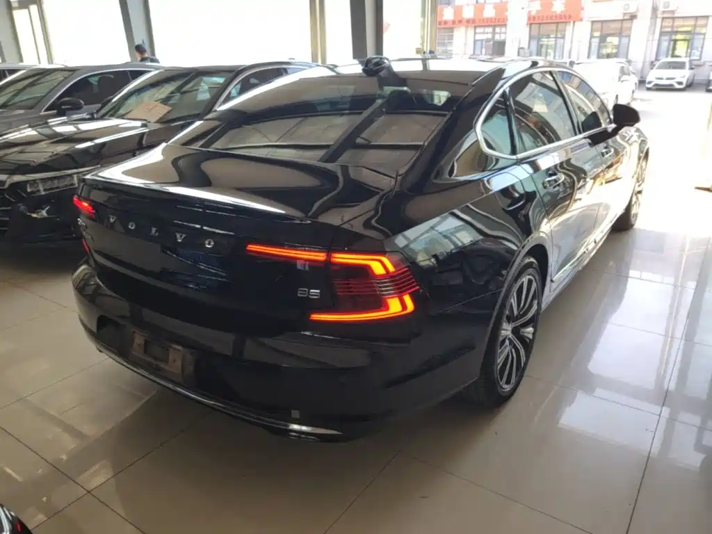 Volvo S90 — миниатюра 7