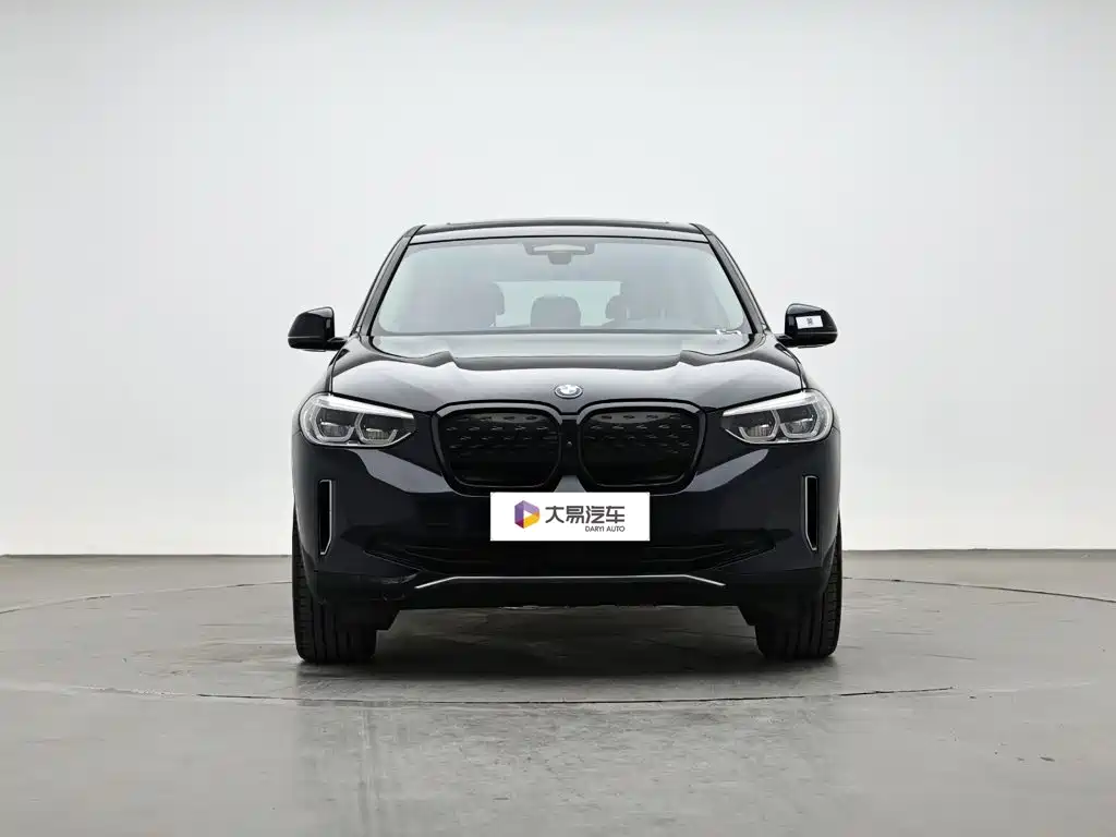 BMW iX3 — миниатюра 2