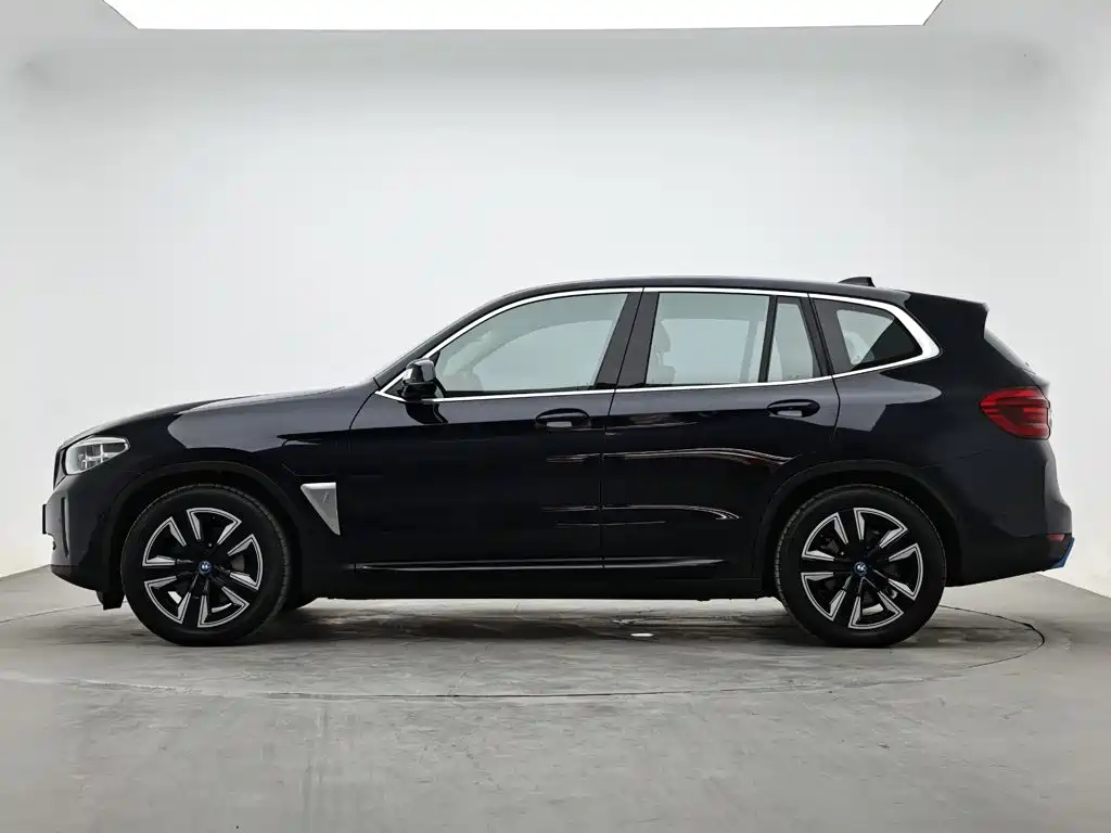 BMW iX3 — миниатюра 6