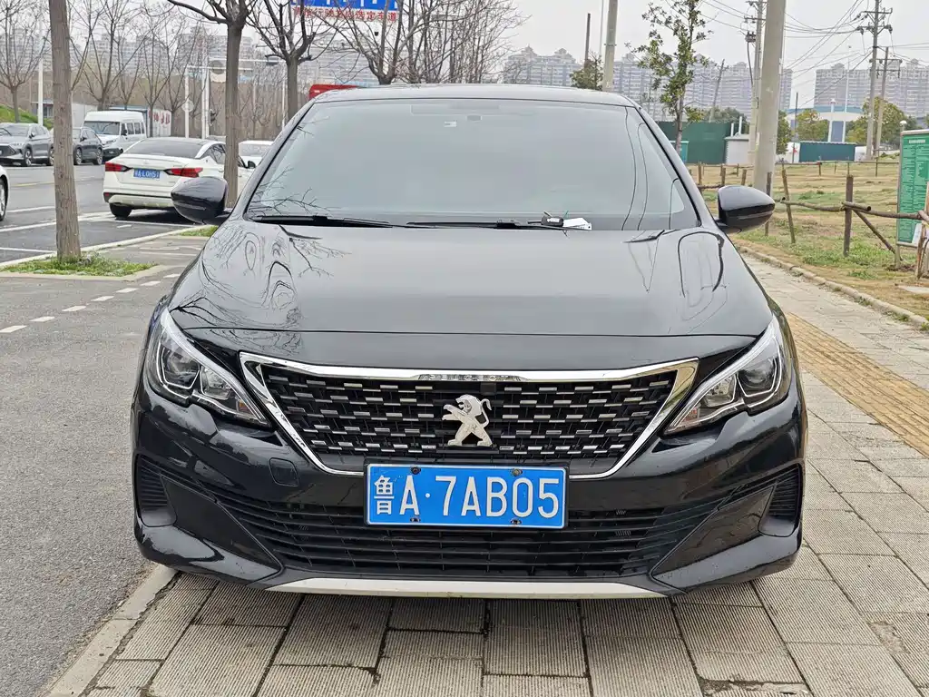 PEUGEOT 408
