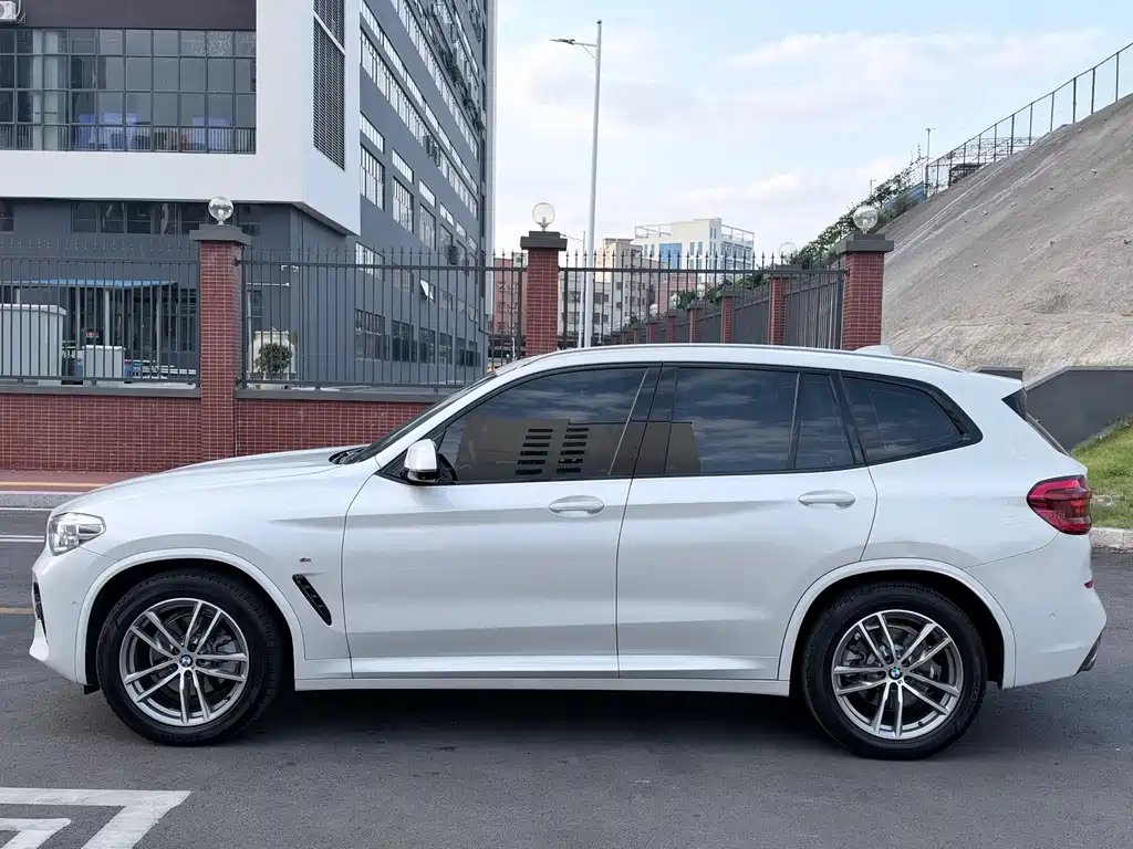 BMW X3 — миниатюра 7