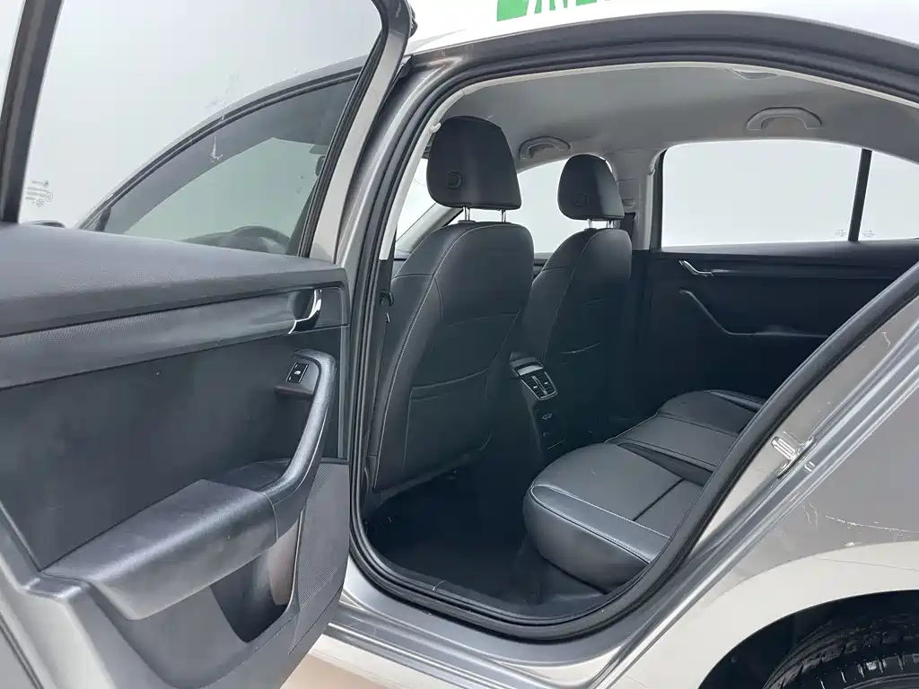Skoda Octavia — миниатюра 14