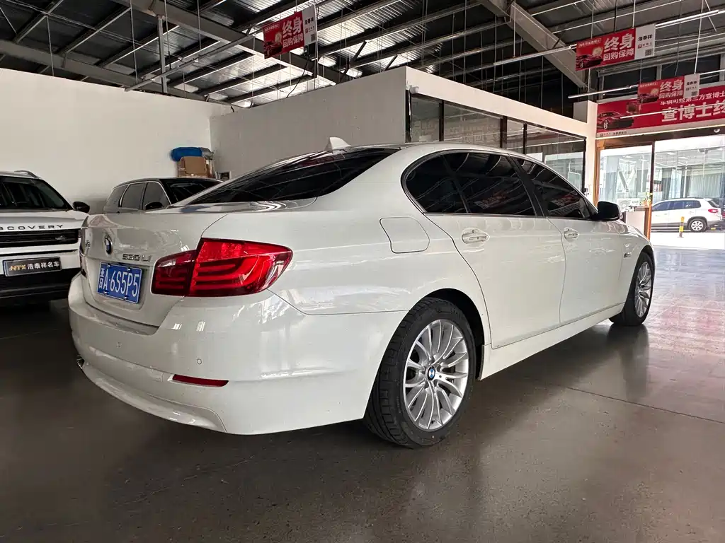 BMW 5 Series — миниатюра 6