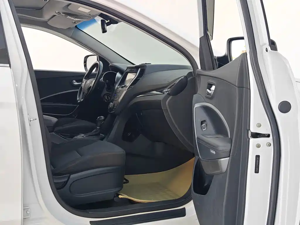 Hyundai Santa Fe — миниатюра 13