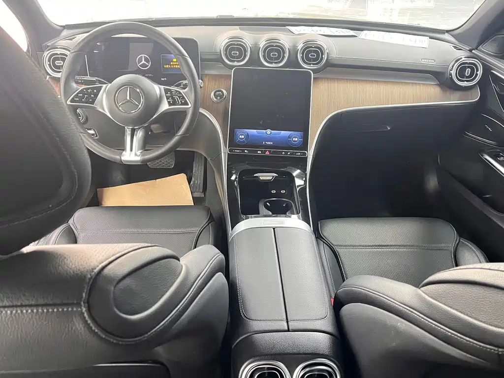 Mercedes-Benz C-Class — миниатюра 11