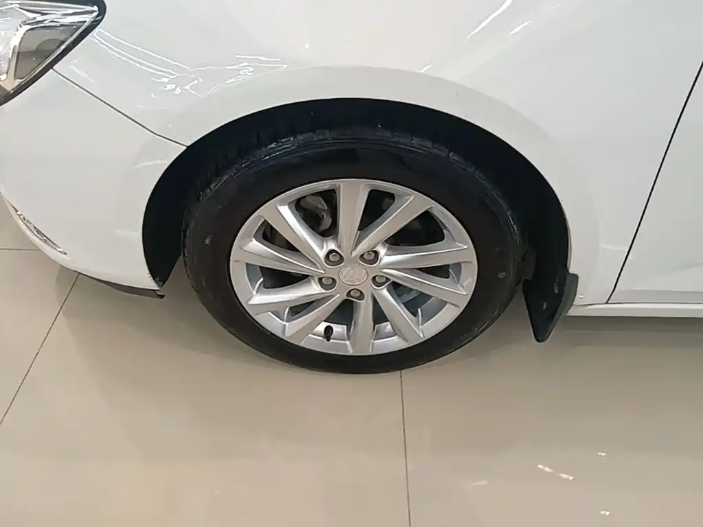 Buick Verano — миниатюра 23