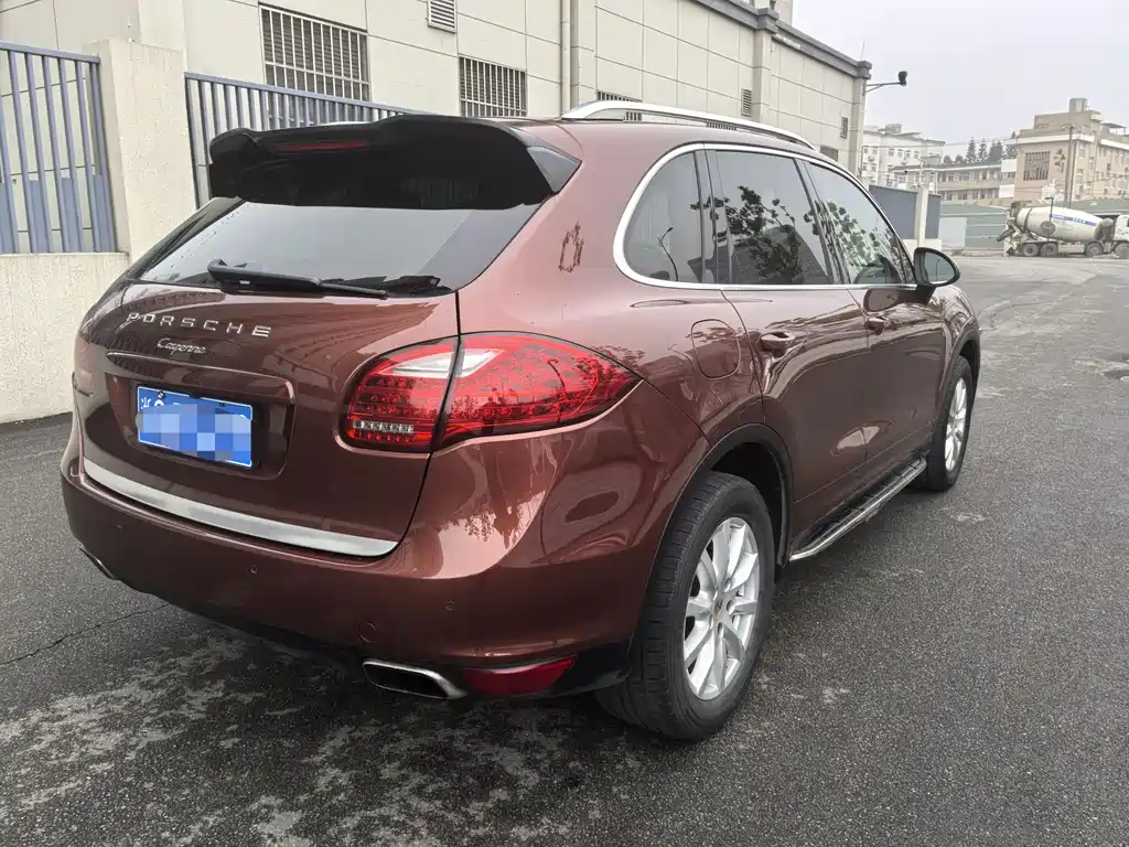 Porsche Cayenne — миниатюра 2