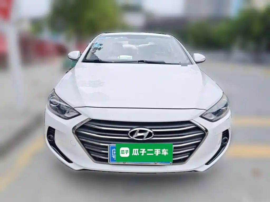 Hyundai Elantra — миниатюра 7