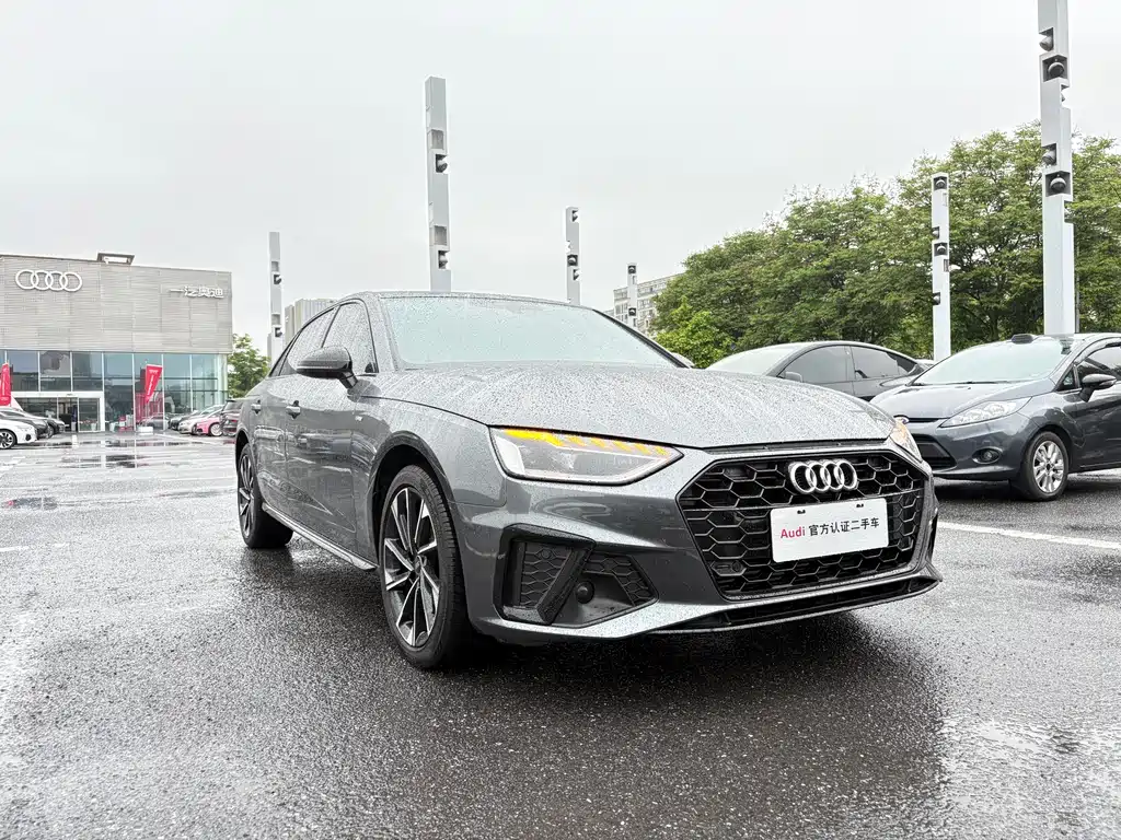Audi A4L 2023 40 TFSI Luxury