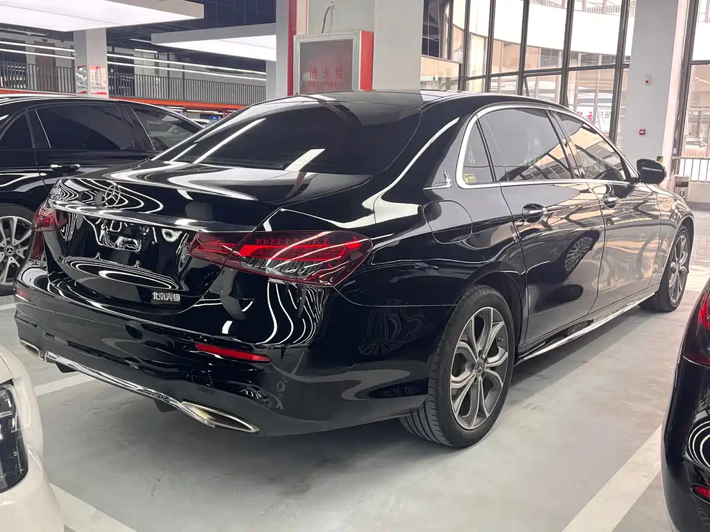 Mercedes-Benz E-Class — миниатюра 14