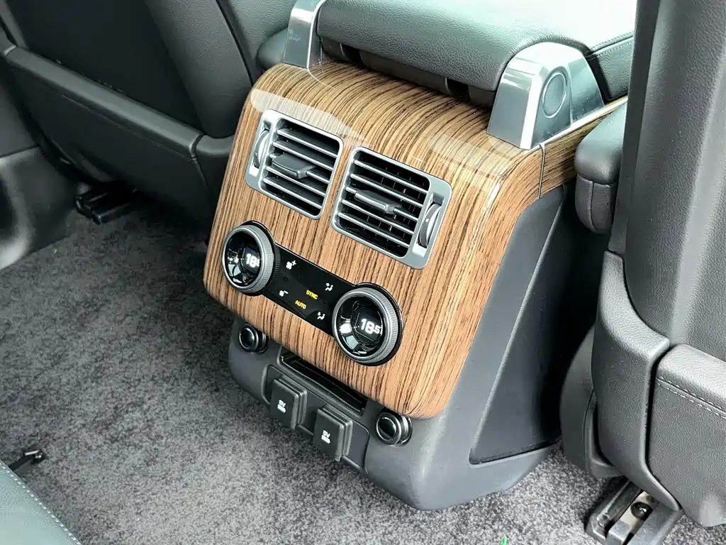 Land Rover Range Rover — миниатюра 13