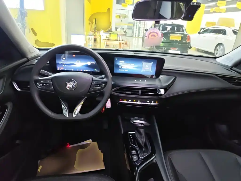 Buick Verano — миниатюра 10