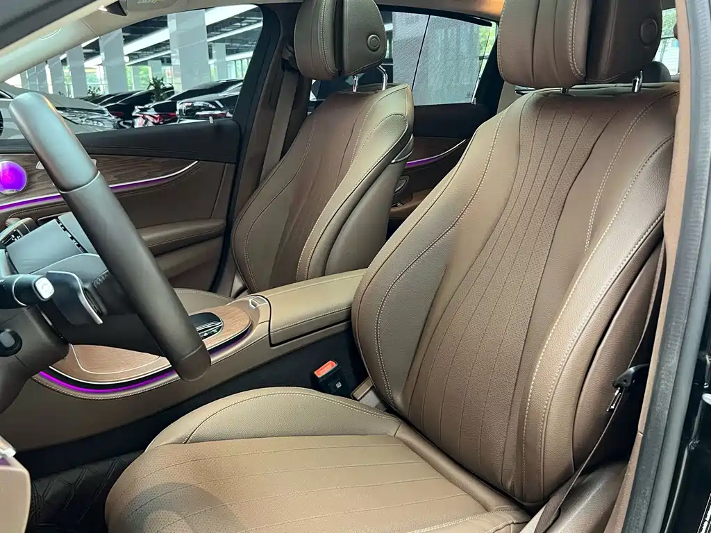 Mercedes-Benz E-Class — миниатюра 9
