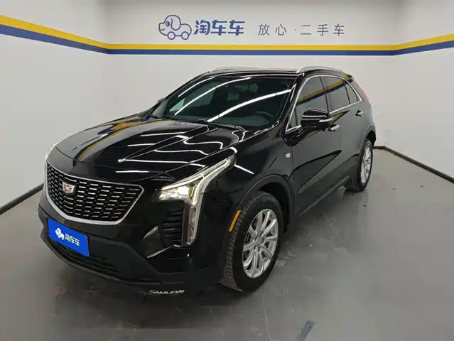 CADILLAC XT4