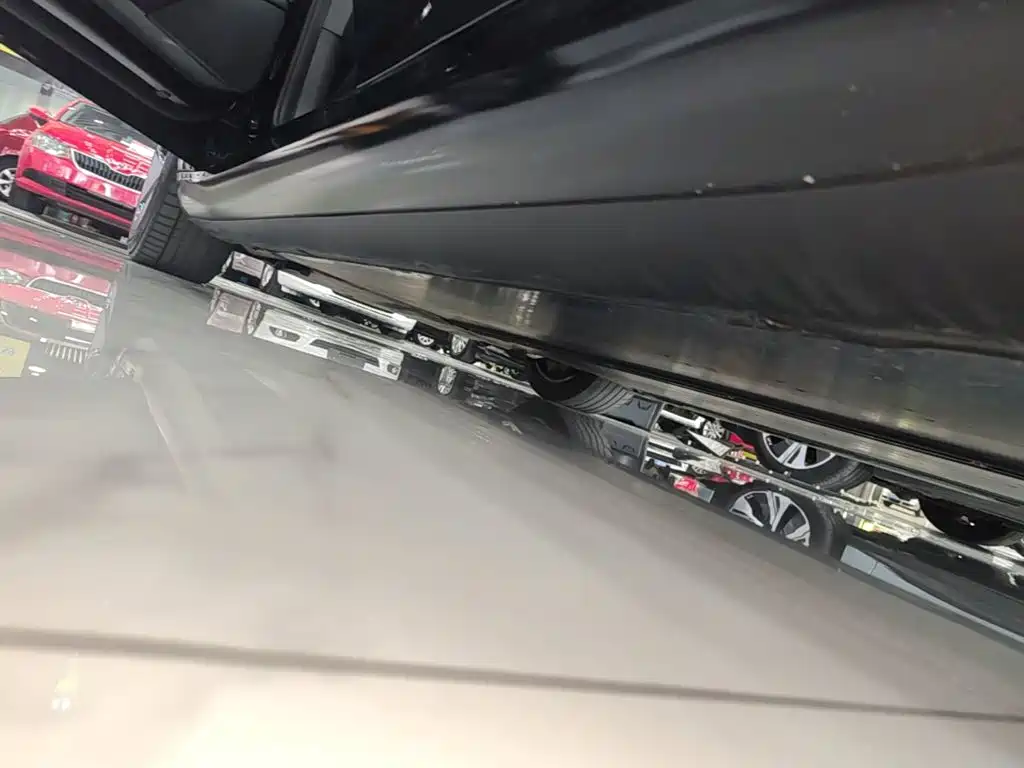 Tesla Model 3 — миниатюра 22