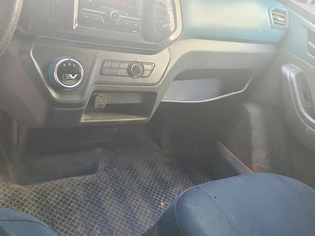 SAIC MAXUS CHASE EV30