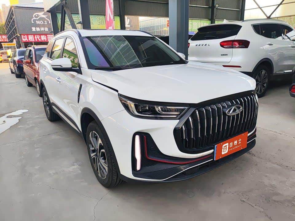 CHERY Tiggo 7 PLUS 1.5 л 2023 г. Белый, пробег 10000 км