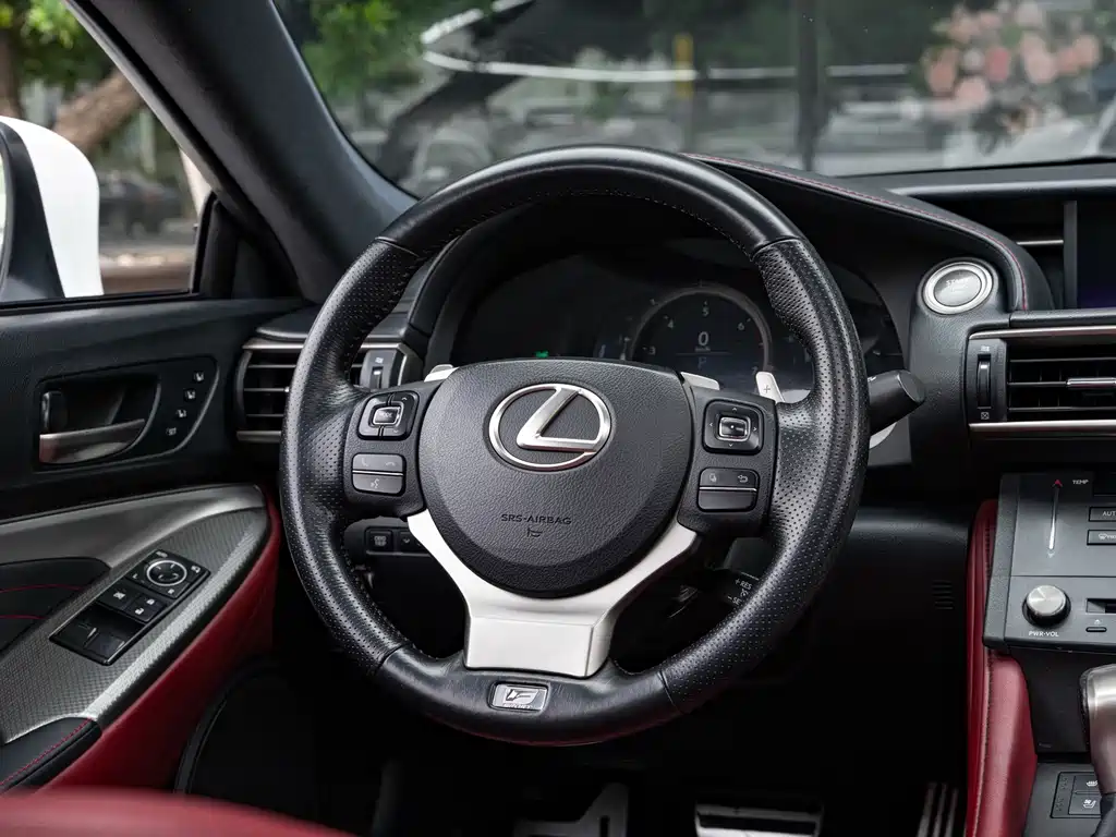 Lexus RC — миниатюра 13