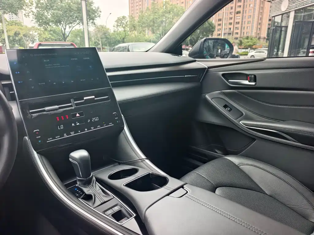 Toyota Avalon — миниатюра 18