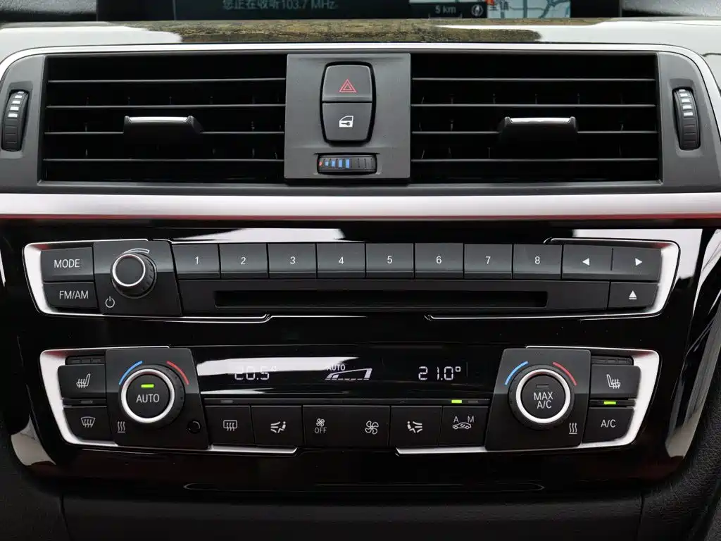 BMW 3 Series — миниатюра 17