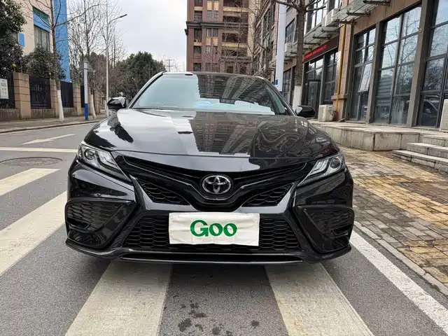 TOYOTA CAMRY