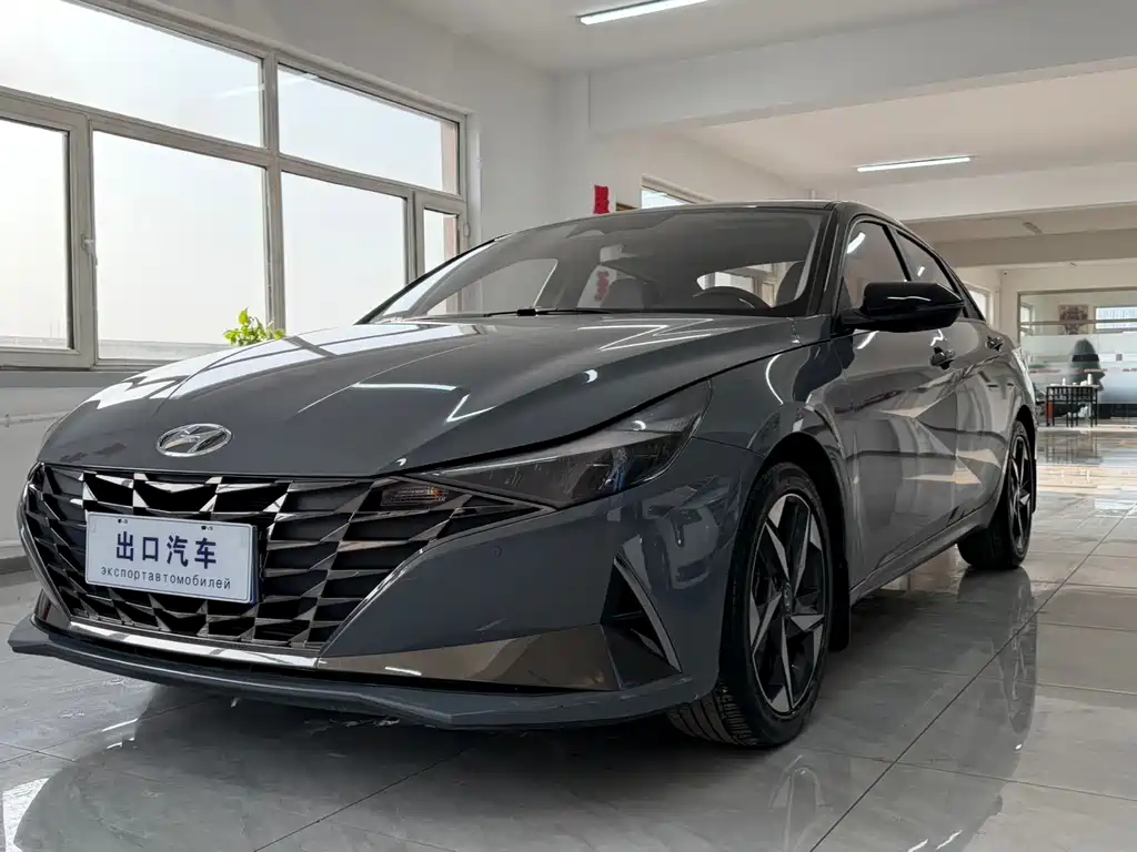 Hyundai Elantra 2022