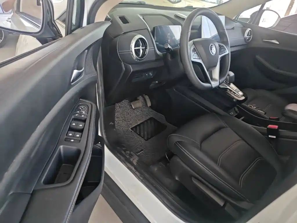 BYD Yuan EV — миниатюра 16