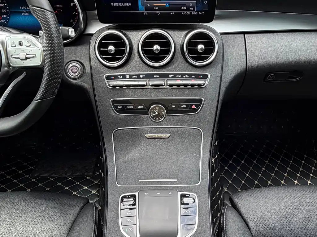 Mercedes-Benz C-Class — миниатюра 13