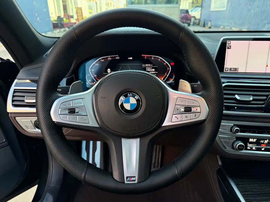 BMW 7 Series — миниатюра 15