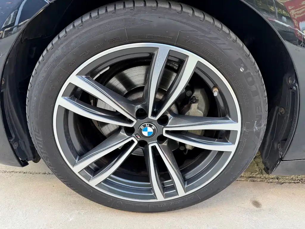 BMW 7 Series — миниатюра 38
