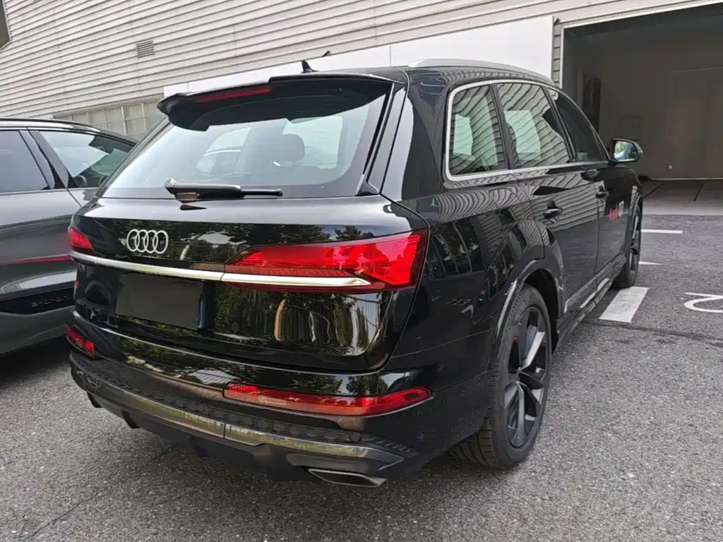 Audi Q7 — миниатюра 7