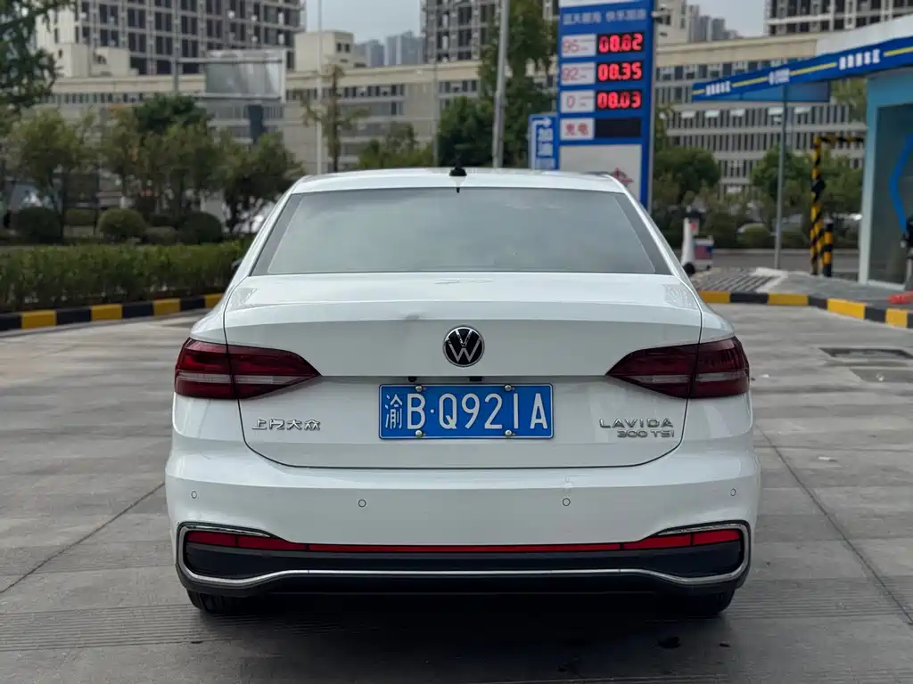 Volkswagen Lavida — миниатюра 5