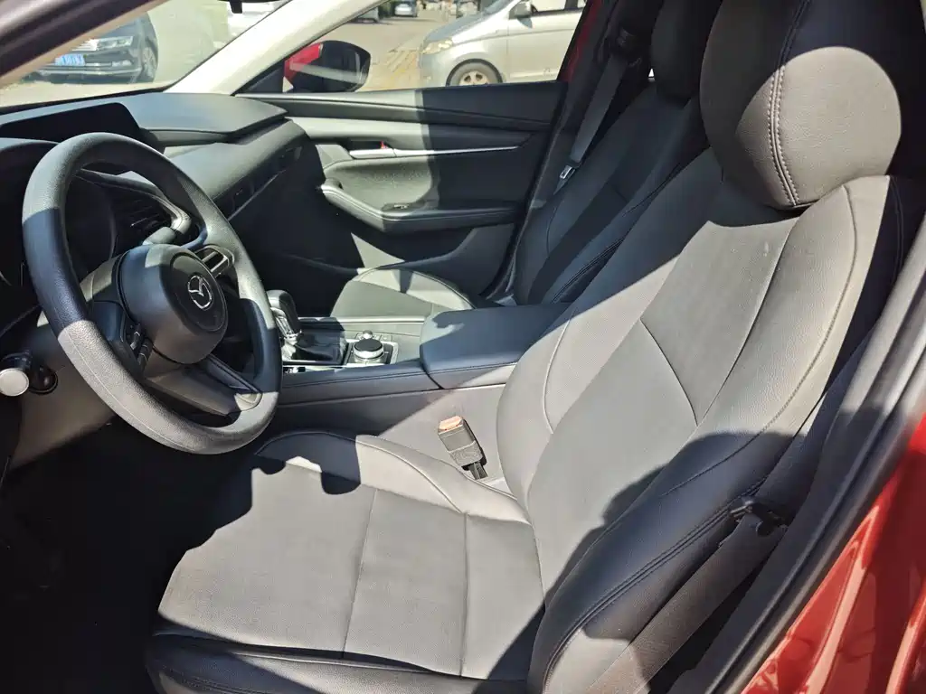 Mazda 3 Axela — миниатюра 8