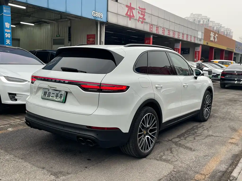 PORSCHE CAYENNE NEW ENERGY