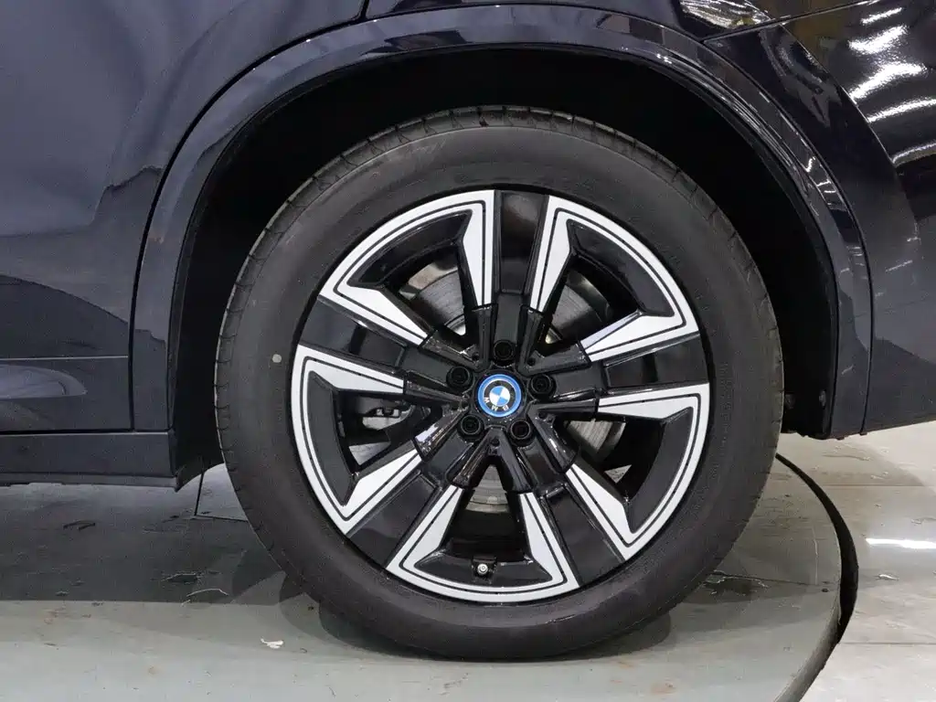 BMW iX3 — миниатюра 21