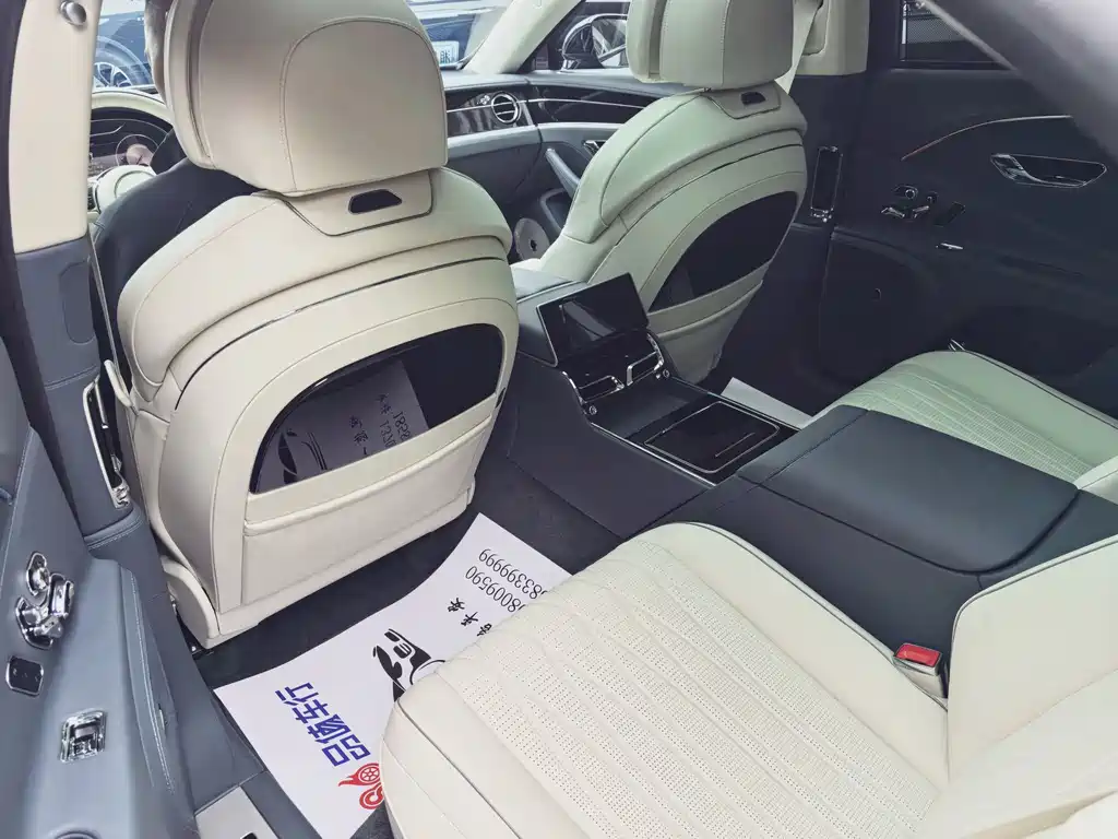 Bentley Flying Spur — миниатюра 9