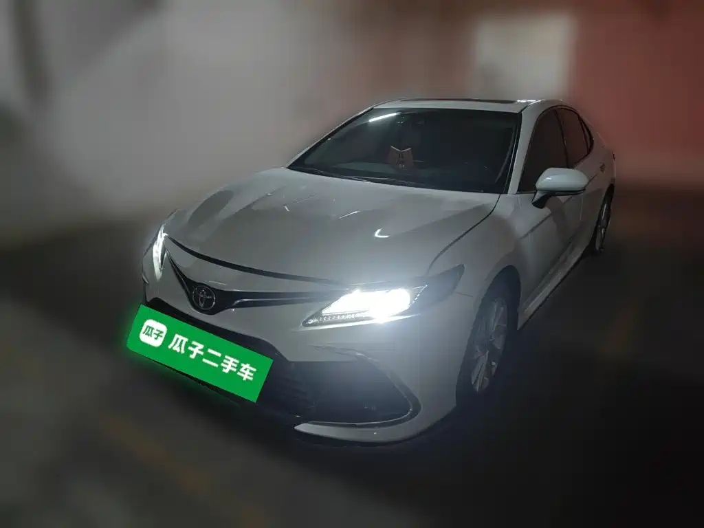 Toyota Camry — миниатюра 2