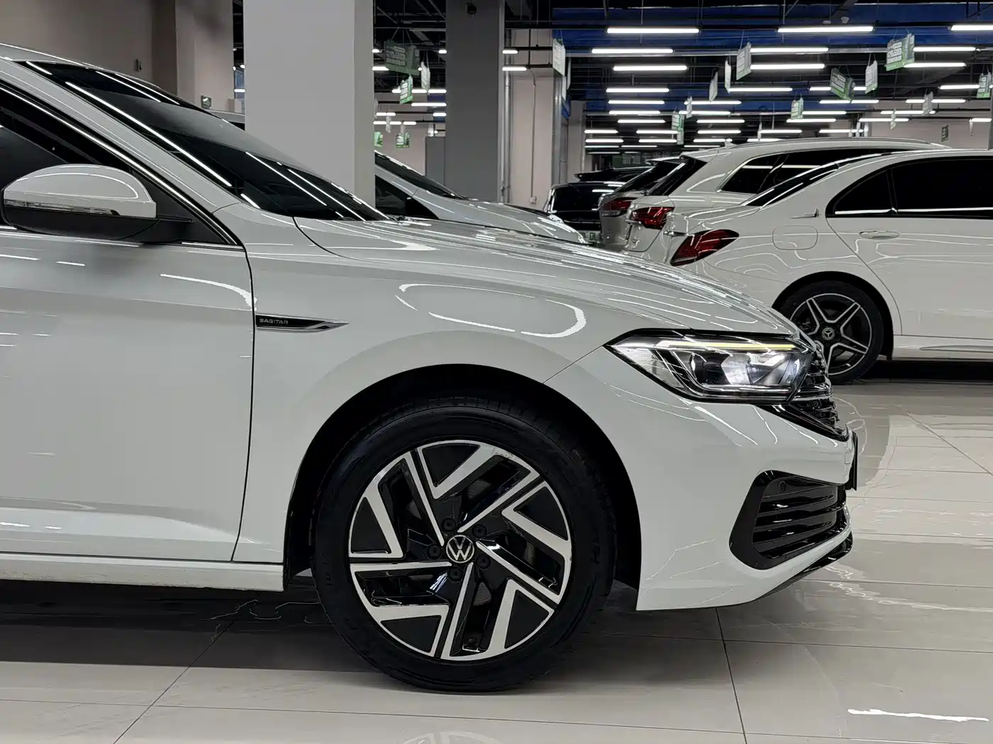 Volkswagen Sagitar