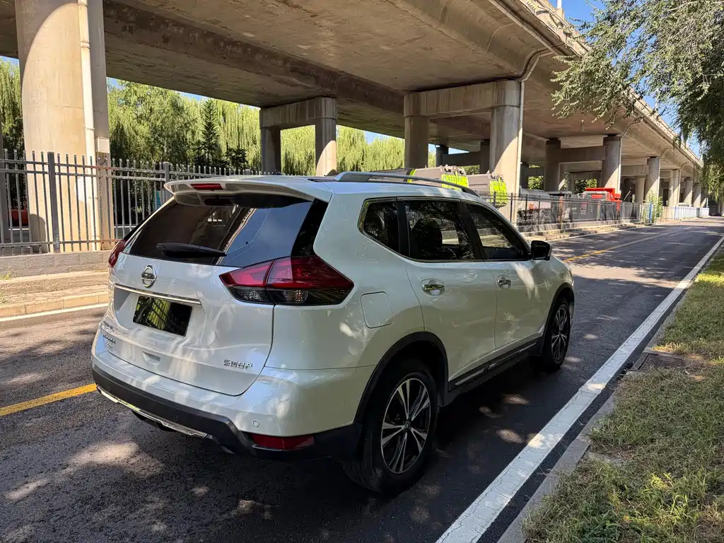 Nissan X-Trail — миниатюра 6