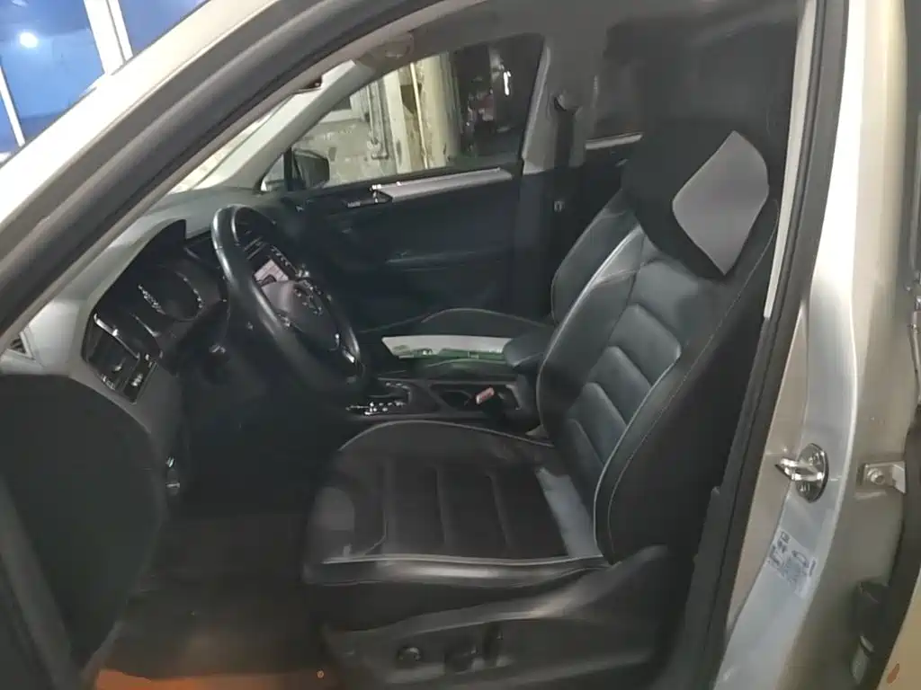Volkswagen Tiguan L — миниатюра 15