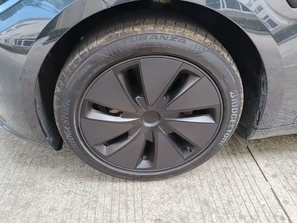Tesla Model 3 — миниатюра 23
