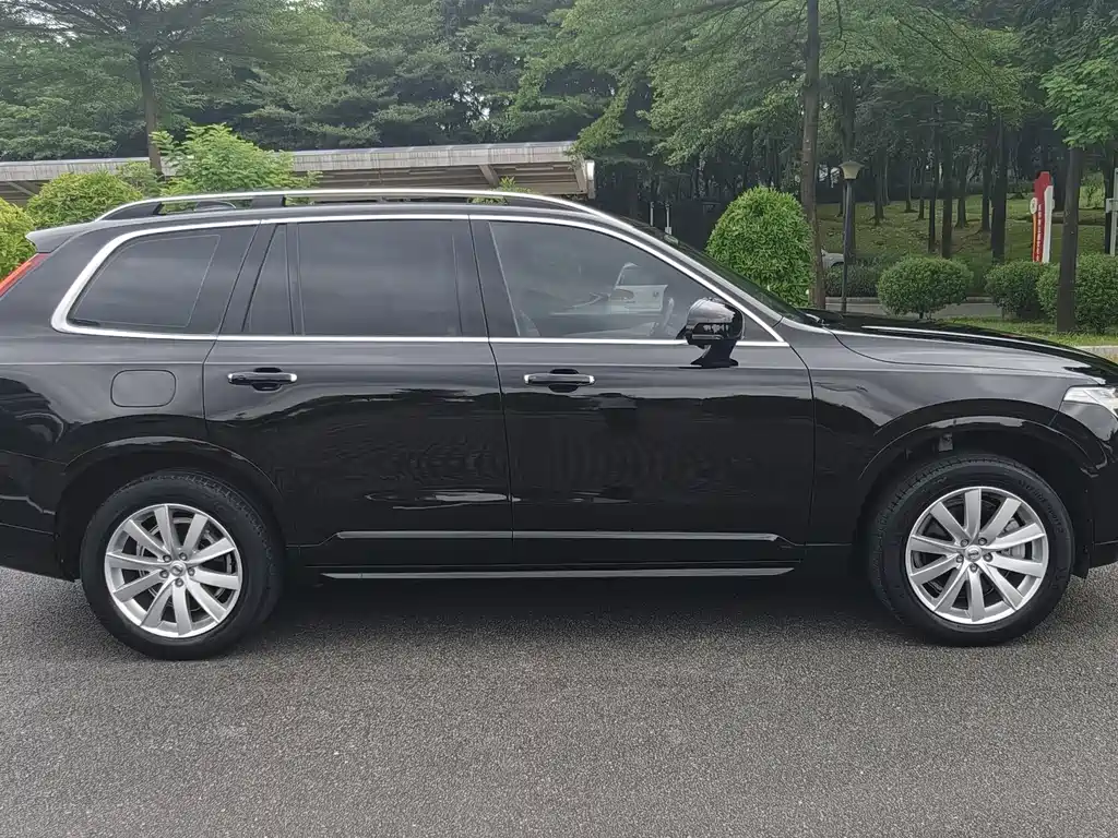 Volvo XC90 — миниатюра 5