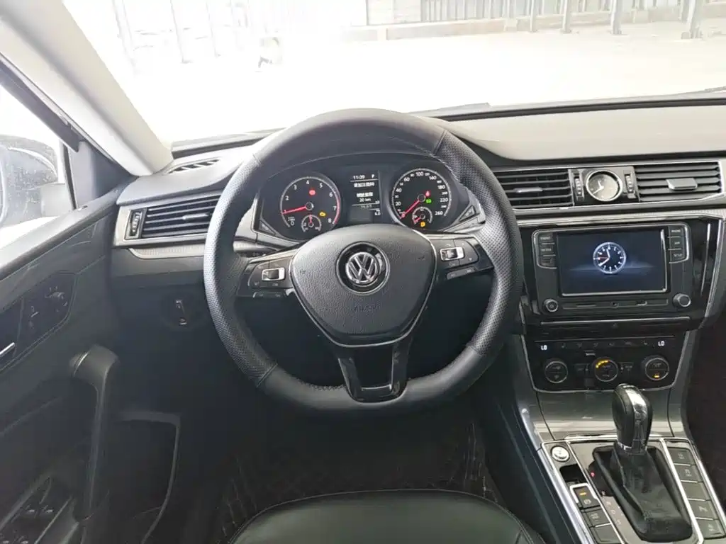 Volkswagen Passat — миниатюра 11
