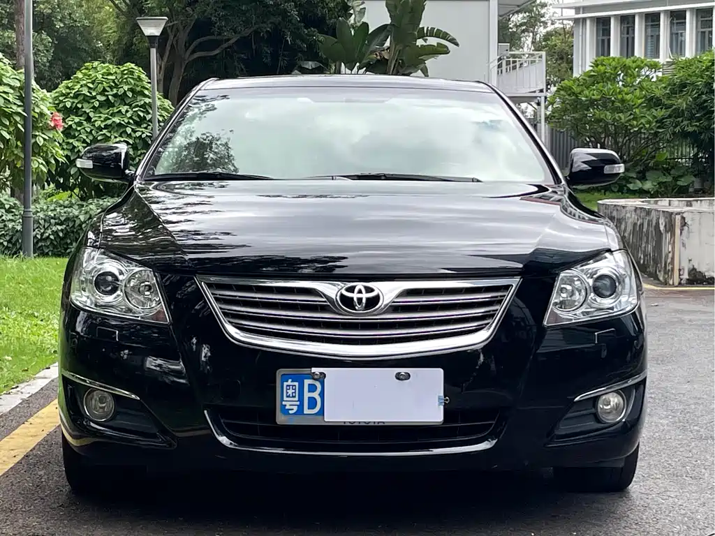 Toyota Camry — миниатюра 2