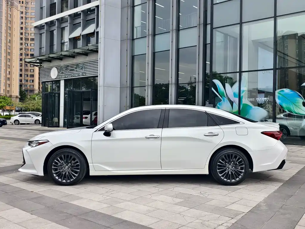 Toyota Avalon — миниатюра 3